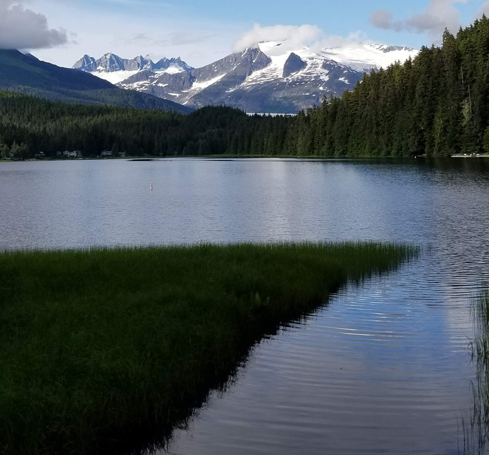 Scenic landscape shot of a curve in the water near Mendenhall Glacier